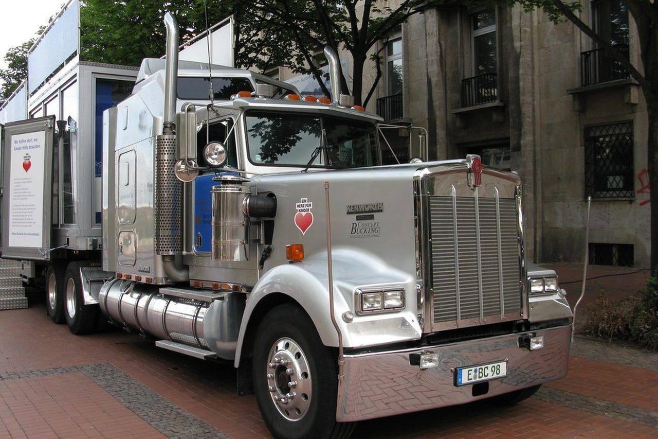 Kenworth Semi Truck Parts: Models We Cover and How to Order the Right Fit
