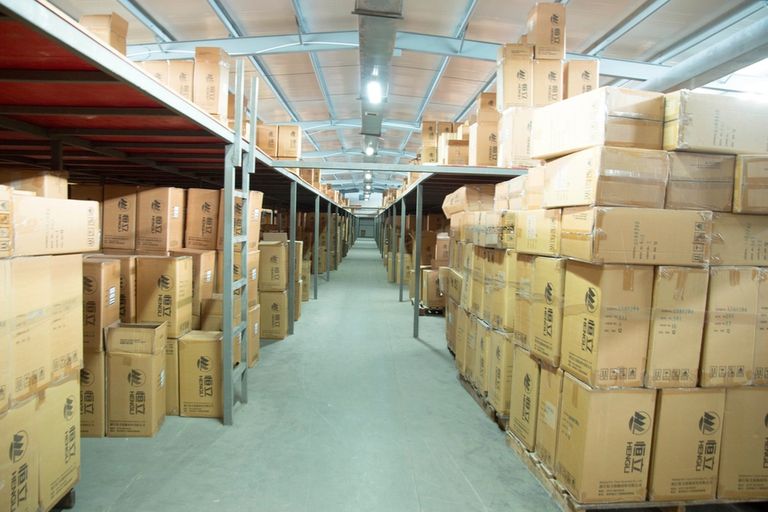 Selling on Amazon, Walmart, Target and eBay at Once: How Long Road Warehouse Powers Multichannel Fulfillment